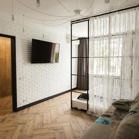 Loft-Style Apartment Izmail Bagian luar foto